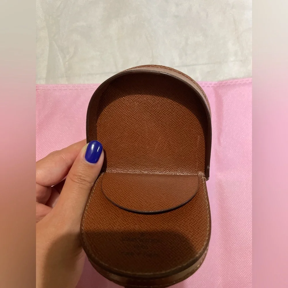 Louis Vuitton monogram coin case ๐ค - Picture 8 of 13